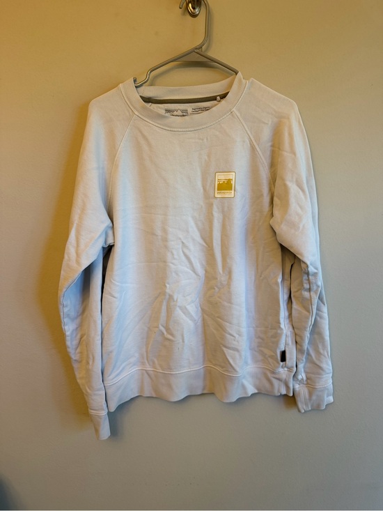Patagonia Tops - Patagonia White Women’s Crewneck with Chest Patch